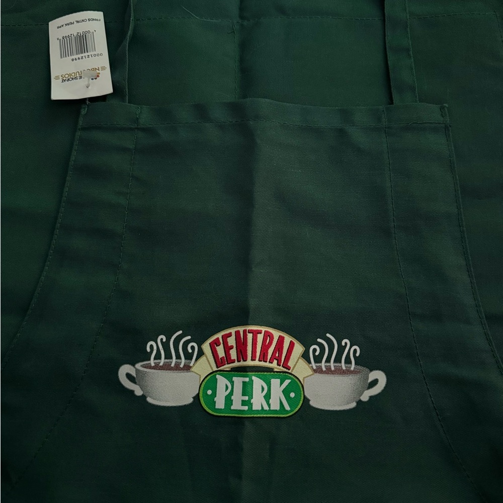 Friends Fans! TV show - Central Perk Green Apron NBC Studios NYC New York